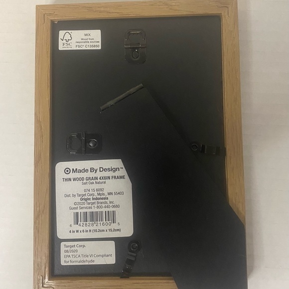 Picture frame 4 x 6 in a light wood - Picture 3 of 3